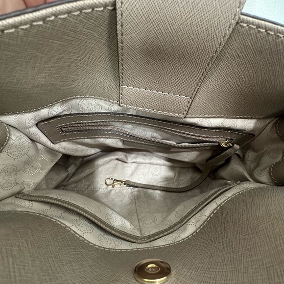 Michael Kors Hamilton East West Satchel Leather Bag - Picture 8 of 16